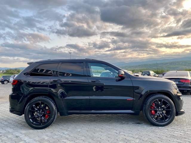 Jeep Grand cherokee 6.4 SRT - автомобили, коли, обяви за нови и употребявани 5