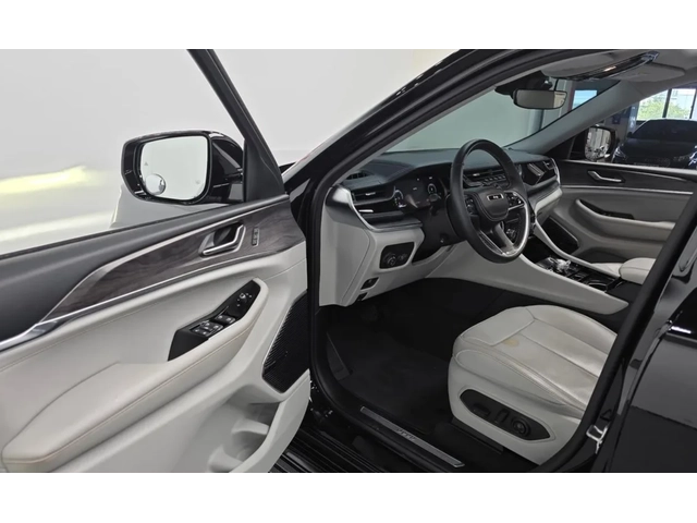Jeep Grand Cherokee OVERLAND | ХЕД ЪП | ПОДГРЕВИ* ОБДУХВАНЕ | 360 - автомобили, коли, обяви за нови и употребявани 11