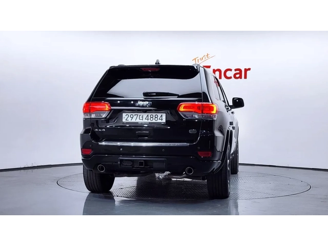 Jeep Grand cherokee 3.6 OVERLAND/ ОБДУХВАНЕ / DISTRONIC / PANO - автомобили, коли, обяви за нови и употребявани 3