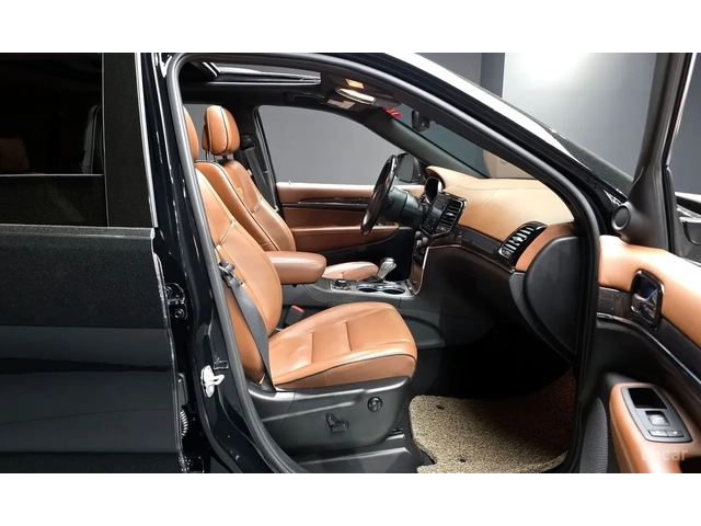 Jeep Grand cherokee 3.6 OVERLAND / ОБДУХ / DISTRONIC / PANO / ВЪЗДУХ - автомобили, коли, обяви за нови и употребявани 13