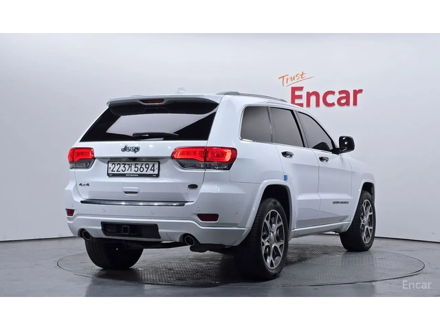 Jeep Grand cherokee 3.6 OVERLAND / ОБДУХ / DISTRONIC / PANO / ВЪЗДУХ - автомобили, коли, обяви за нови и употребявани 1