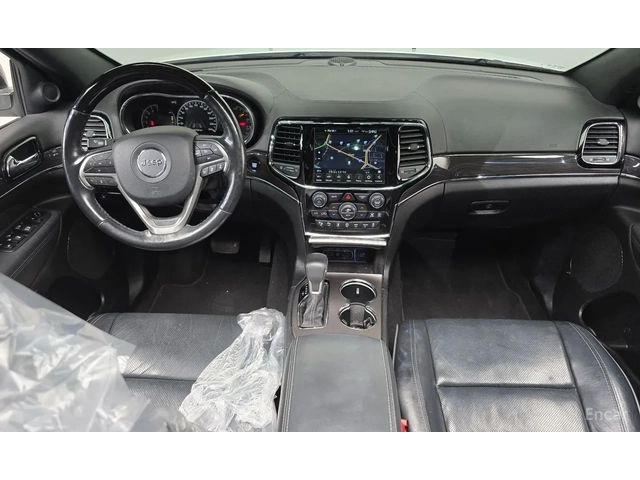 Jeep Grand cherokee 3.6 OVERLAND / ОБДУХ / DISTRONIC / PANO / ВЪЗДУХ - автомобили, коли, обяви за нови и употребявани 8