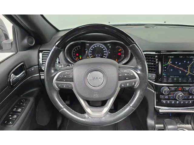 Jeep Grand cherokee 3.6 OVERLAND / ОБДУХ / DISTRONIC / PANO / ВЪЗДУХ - автомобили, коли, обяви за нови и употребявани 9