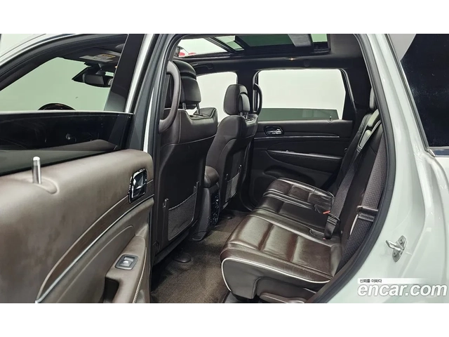 Jeep Grand cherokee 3.6 / OVERLAND / ОБДУХ / PANO / DISTRONIC / ВЪЗДУХ - автомобили, коли, обяви за нови и употребявани 14