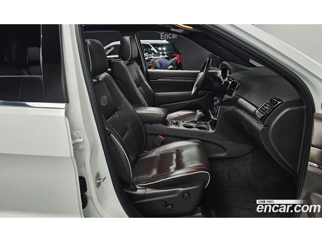 Jeep Grand cherokee 3.6 / OVERLAND / ОБДУХ / PANO / DISTRONIC / ВЪЗДУХ - автомобили, коли, обяви за нови и употребявани 16
