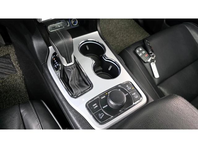 Jeep Grand cherokee 2020* 8ZF* SUMMIT* ОБДУХ* HARMAN* DISTRONIK* КРАЙН - автомобили, коли, обяви за нови и употребявани 10