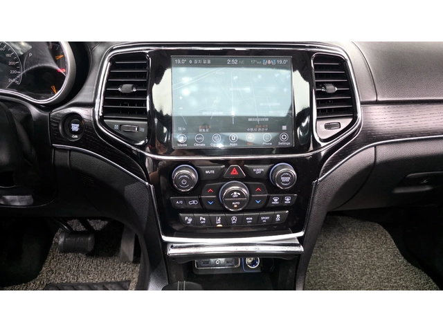 Jeep Grand cherokee 2020* 8ZF* SUMMIT* ОБДУХ* HARMAN* DISTRONIK* КРАЙН - автомобили, коли, обяви за нови и употребявани 8