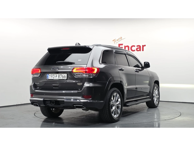 Jeep Grand cherokee 2020* 8ZF* SUMMIT* ОБДУХ* HARMAN* DISTRONIK* КРАЙН - автомобили, коли, обяви за нови и употребявани 2