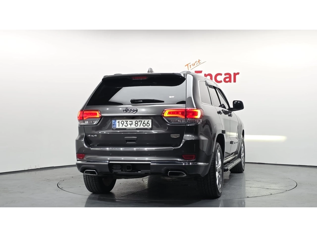 Jeep Grand cherokee 2020* 8ZF* SUMMIT* ОБДУХ* HARMAN* DISTRONIK* КРАЙН - автомобили, коли, обяви за нови и употребявани 3