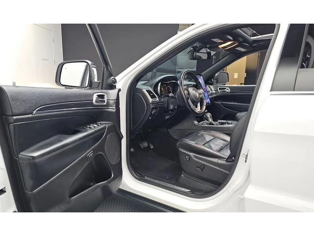 Jeep Grand cherokee 3.6* V6* 8ZF* ПОДГРЕВ* ОБДУХВАНЕ* КАМЕРА* КЕЙЛЕС* - автомобили, коли, обяви за нови и употребявани 4