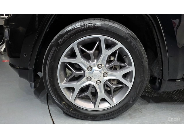 Jeep Grand cherokee 3.6* V6* 8ZF* OVERLAND* ДИСТРОНИК* ОБДУХВАНЕ* КАМЕ - автомобили, коли, обяви за нови и употребявани 4