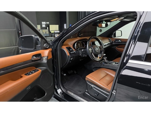 Jeep Grand cherokee 3.6* V6* 8ZF* OVERLAND* ДИСТРОНИК* ОБДУХВАНЕ* КАМЕ - автомобили, коли, обяви за нови и употребявани 5