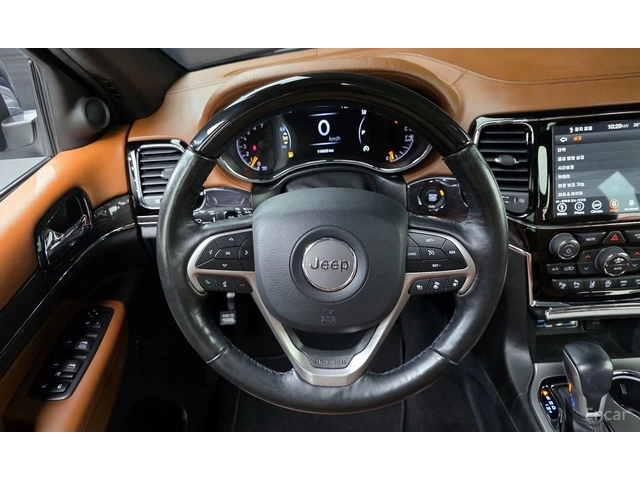 Jeep Grand cherokee 3.6* V6* 8ZF* OVERLAND* ДИСТРОНИК* ОБДУХВАНЕ* КАМЕ - автомобили, коли, обяви за нови и употребявани 7