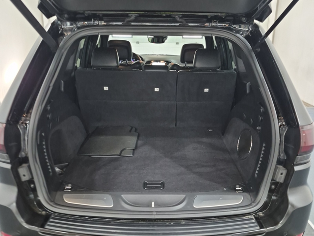 Jeep Grand cherokee 6.2L 8cyl 4WD - автомобили, коли, обяви за нови и употребявани 13