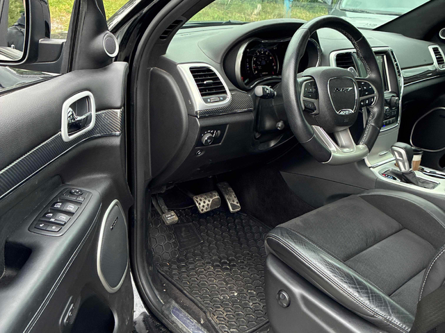Jeep Grand cherokee 6.4L 8cyl 4WD - автомобили, коли, обяви за нови и употребявани 1