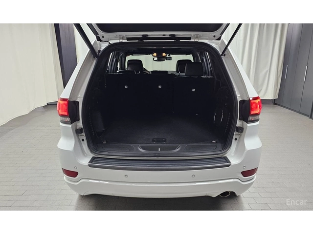 Jeep Grand cherokee 3.6* V6* 8ZF* 80TH* ANNIVERSARY* ОБДУХВАНЕ* ДИСТРО - автомобили, коли, обяви за нови и употребявани 15