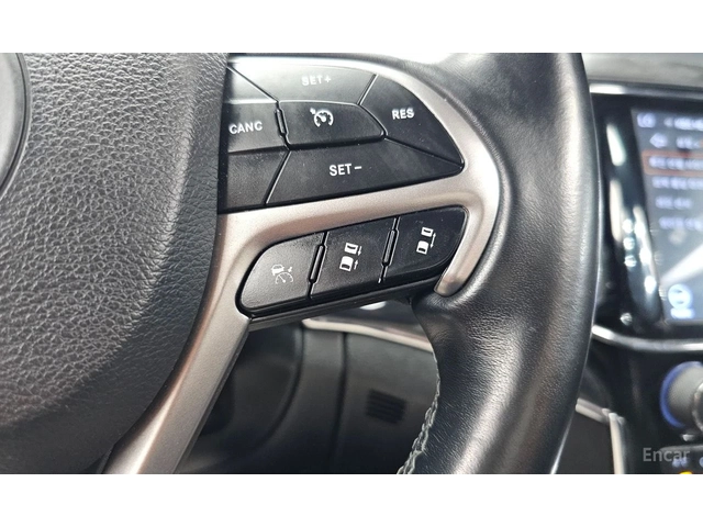 Jeep Grand cherokee 3.6* V6* 8ZF* OVERLAND* ДИСТРОНИК* ОБДУХВАНЕ* КАМЕ - автомобили, коли, обяви за нови и употребявани 9
