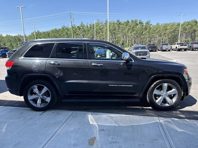 Jeep Grand cherokee OVERLAND* 4WD* PANO* BLIND SPOT* КОЖА* ПОДГРЕВ* - автомобили, коли, обяви за нови и употребявани 5