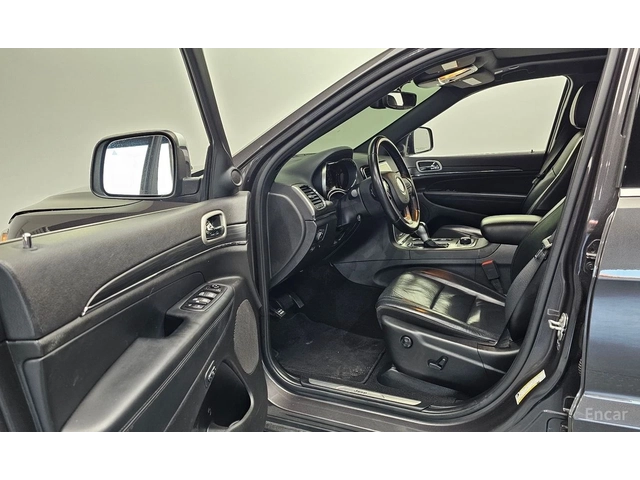 Jeep Grand cherokee 3.6* V6* 8ZF* LIMITED* ПОДГРЕВ* ОБДУХВАНЕ* 360КАМЕ - автомобили, коли, обяви за нови и употребявани 4