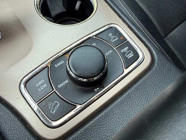 Jeep Grand cherokee 5.7 HEMI, OVERLAND - автомобили, коли, обяви за нови и употребявани 13