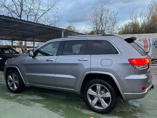 Jeep Grand cherokee OVERLAND - автомобили, коли, обяви за нови и употребявани 5