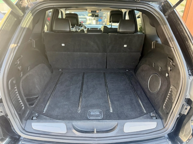 Jeep Grand cherokee 6.4SRT - автомобили, коли, обяви за нови и употребявани 11