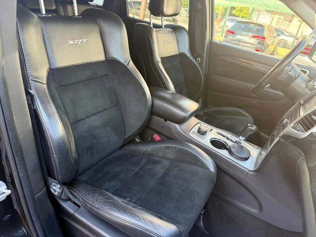 Jeep Grand cherokee 6.4SRT - автомобили, коли, обяви за нови и употребявани 8