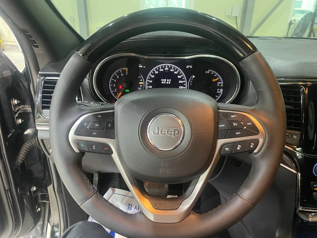 Jeep Grand cherokee 3.6 V6 ! Overland ! - автомобили, коли, обяви за нови и употребявани 12
