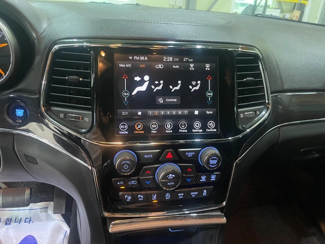 Jeep Grand cherokee 3.6 V6 ! Overland ! - автомобили, коли, обяви за нови и употребявани 13