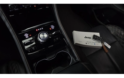 Jeep Grand cherokee 2022* SUMMIT* L* 360* ОБДУХ* DIS* PANO* MCINTOSH - автомобили, коли, обяви за нови и употребявани 12