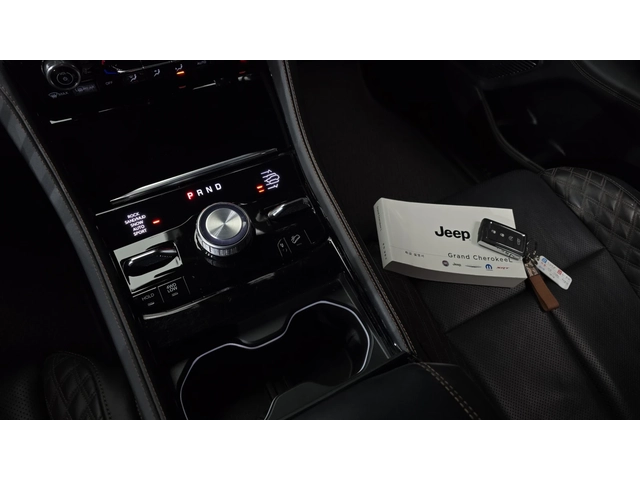 Jeep Grand cherokee 2022* SUMMIT* L* 360* ОБДУХ* DIS* PANO* MCINTOSH - автомобили, коли, обяви за нови и употребявани 12