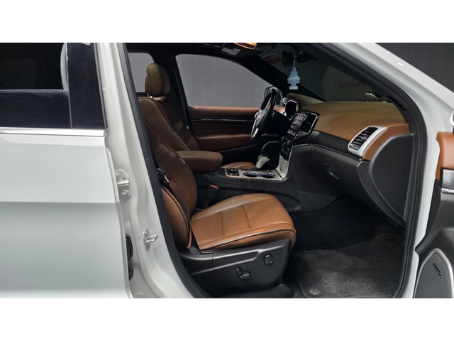 Jeep Grand cherokee 2020* SUMMIT* DIS* HARMAN* ОБДУХ* PANO* ВЪЗДУХ* КР - автомобили, коли, обяви за нови и употребявани 14