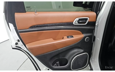 Jeep Grand cherokee SUMMMIT / ВЪЗДУХ / ОБДУХ / ПАНО / ДИСТРОНИК - автомобили, коли, обяви за нови и употребявани 14
