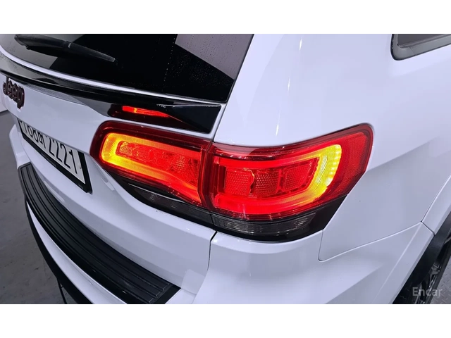 Jeep Grand cherokee SUMMMIT / ВЪЗДУХ / ОБДУХ / ПАНО / ДИСТРОНИК - автомобили, коли, обяви за нови и употребявани 4