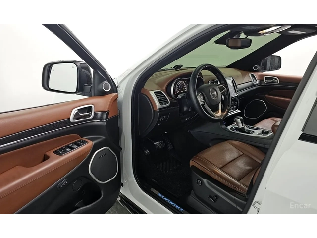 Jeep Grand cherokee SUMMMIT / ВЪЗДУХ / ОБДУХ / ПАНО / ДИСТРОНИК - автомобили, коли, обяви за нови и употребявани 6