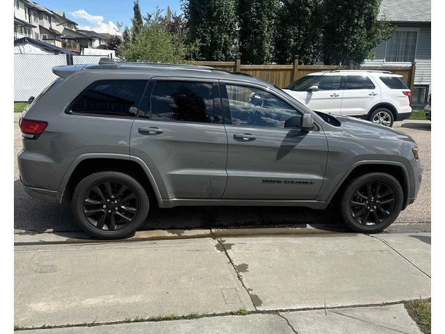 Jeep Grand cherokee Altitude - автомобили, коли, обяви за нови и употребявани 2