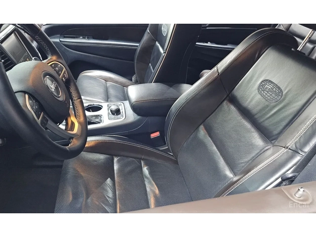 Jeep Grand cherokee 3.6 OVERLAND / ОБДУХ / DISTRONIC / TWO-TONE / PANO - автомобили, коли, обяви за нови и употребявани 4