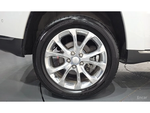 Jeep Grand cherokee 3.6 V6| 4x4Summit| Пано| Дистроник| Въздушно окачв - автомобили, коли, обяви за нови и употребявани 15