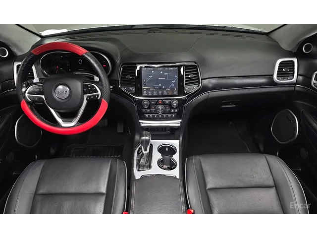 Jeep Grand cherokee 3.6 V6| 4x4Summit| Пано| Дистроник| Въздушно окачв - автомобили, коли, обяви за нови и употребявани 3