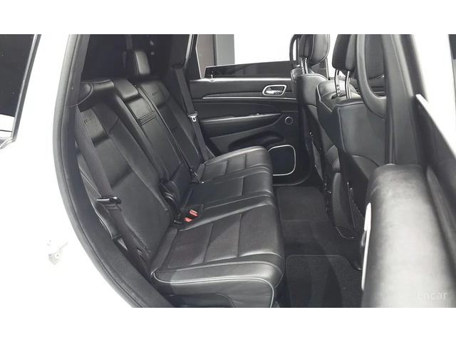 Jeep Grand cherokee 3.6 V6| 4x4Summit| Пано| Дистроник| Въздушно окачв - автомобили, коли, обяви за нови и употребявани 9
