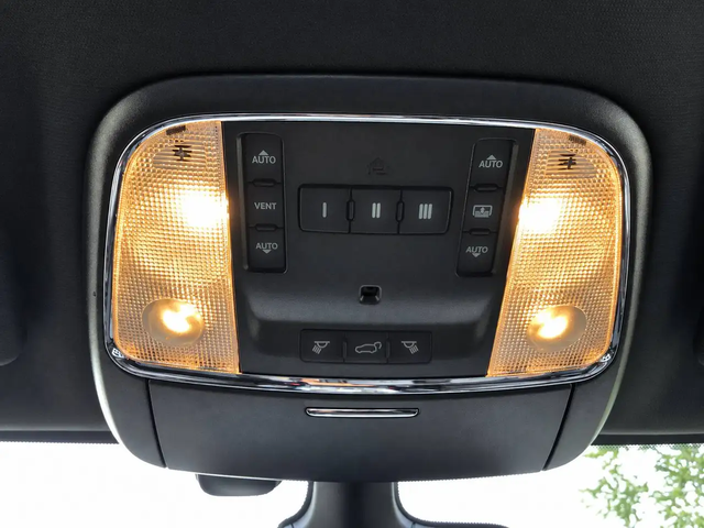 Jeep Grand cherokee High Altitude V8 | AS IS | 4X4 4x4 - автомобили, коли, обяви за нови и употребявани 12