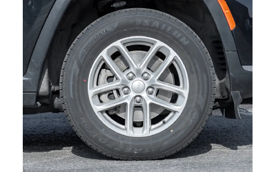 jeep-grand-cherokee-laredo-7-seater-keyless-entry-blind-spot-4x4 - 3