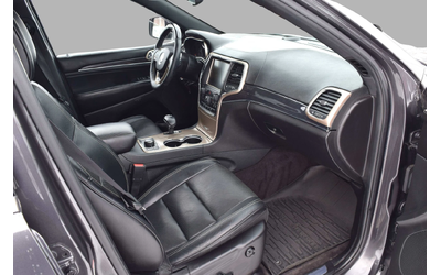 Jeep Grand Wagoneer OVERLAND - автомобили, коли, обяви за нови и употребявани 11