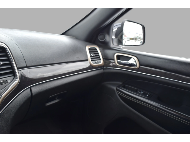 Jeep Grand Wagoneer OVERLAND - автомобили, коли, обяви за нови и употребявани 13