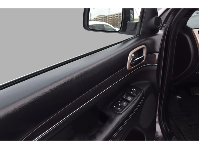 Jeep Grand Wagoneer OVERLAND - автомобили, коли, обяви за нови и употребявани 14