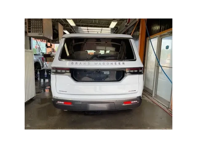 Jeep Grand Wagoneer SERIES III * 6.4 V8 * 360 CAMERA * 7 МЕСТА * - автомобили, коли, обяви за нови и употребявани 4