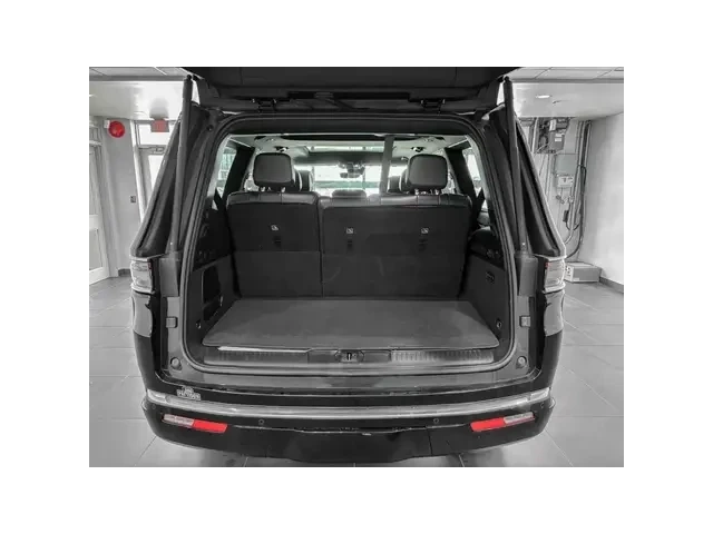 Jeep Grand Wagoneer 6.4 V8 * AWD * CARFAX * - автомобили, коли, обяви за нови и употребявани 8