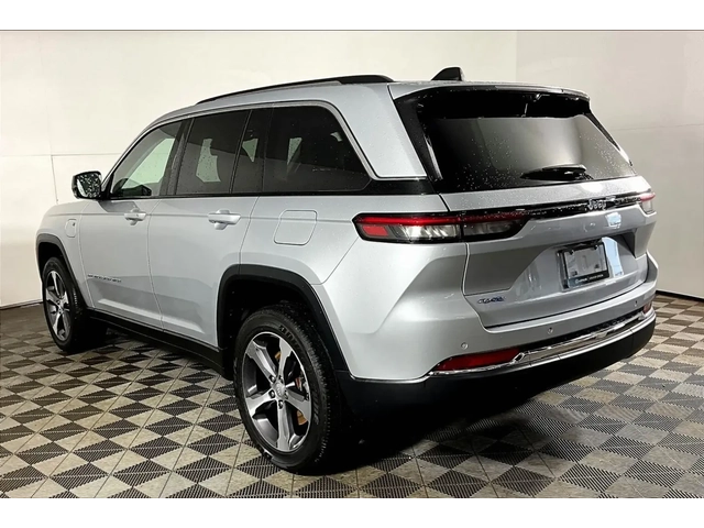Jeep Grand Wagoneer Grand Cherokee 4xe - автомобили, коли, обяви за нови и употребявани 11