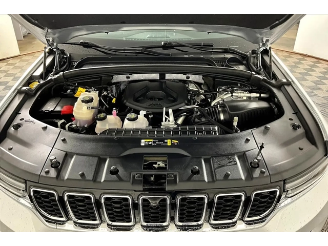 Jeep Grand Wagoneer Grand Cherokee 4xe - автомобили, коли, обяви за нови и употребявани 8