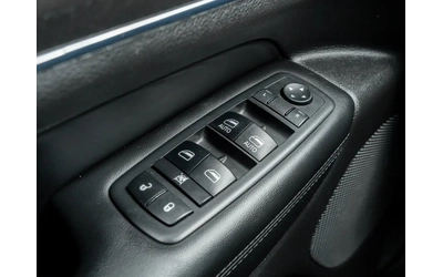 Jeep Grand Wagoneer Cherokee Limited - автомобили, коли, обяви за нови и употребявани 11